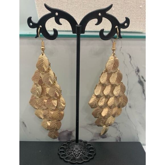 Beautiful Gold Tone Leaf Statement Dangly Pierced Earrings - Picture 4 of 5